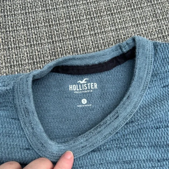 Hollister blue waffle long sleeved shirt - Picture 2 of 4